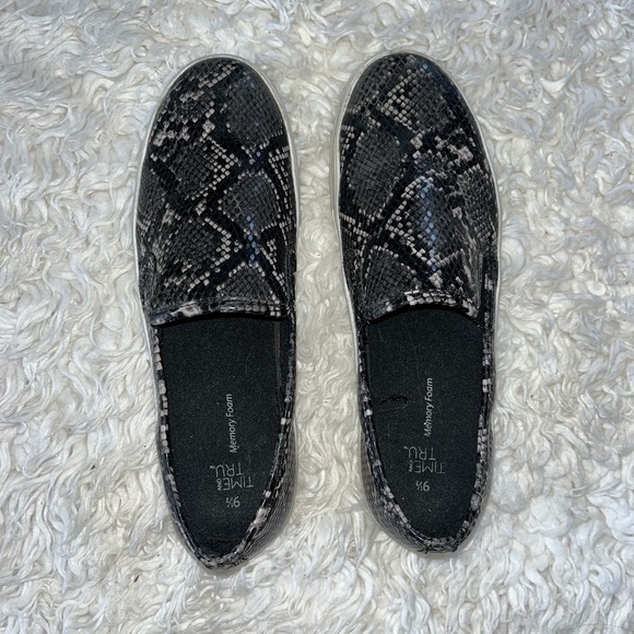 ⭐️Snake skin platform sneakers - Picture 4 of 4